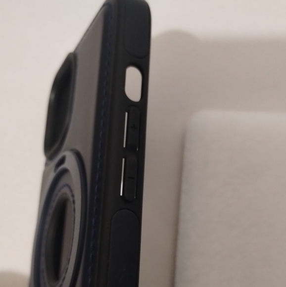 NWOT IPhone 15 Phone Case - Picture 3 of 7